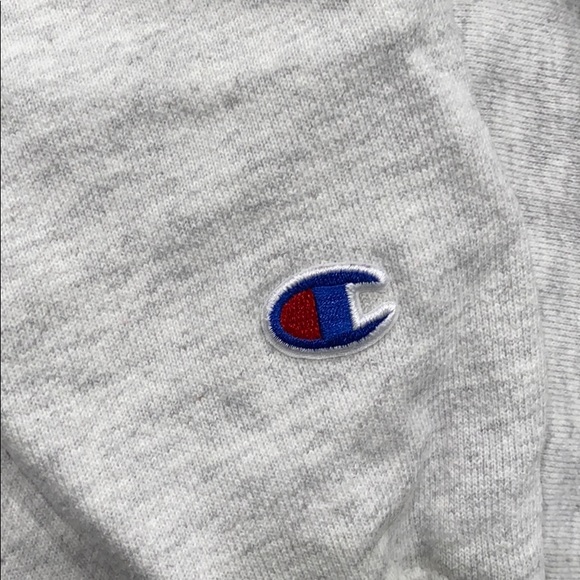Champion Sweatshirt - Picture 3 of 5